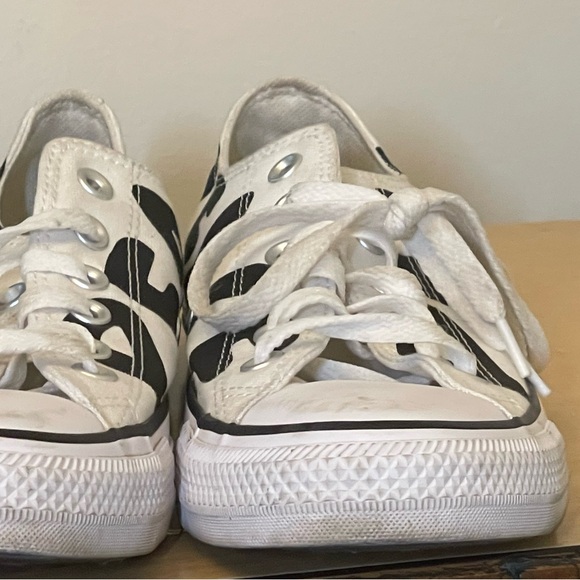 Peace converse sneakers size 7 - Picture 7 of 11